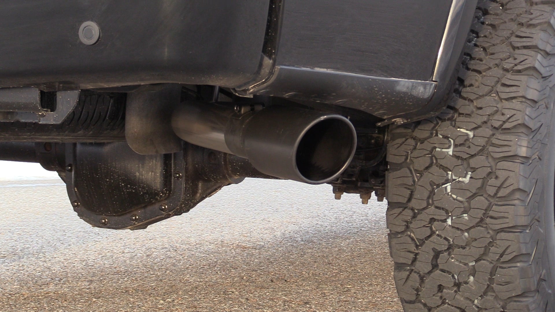 Flowmaster Flow FX Cat-back Exhaust System Front View