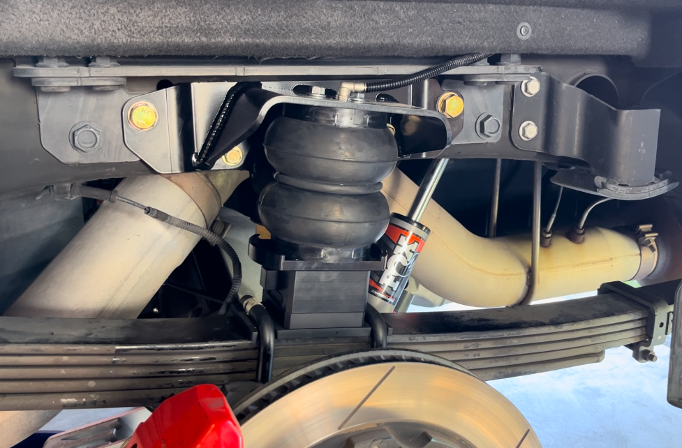 2011-2019 GM/CHEVY 2500/3500 Air Bag Kit Front View