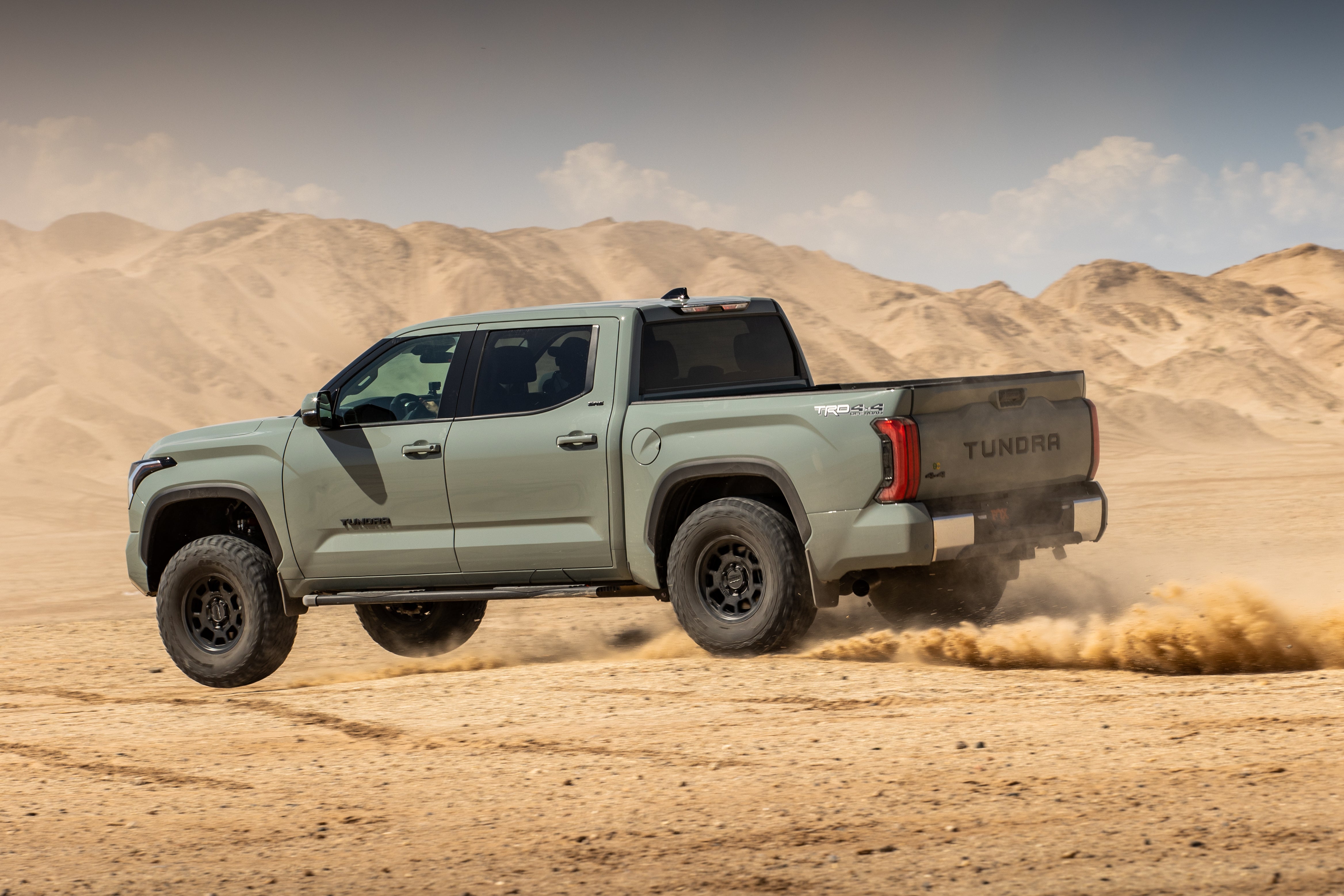 '22-24 Toyota Tundra FOX 3.0 FACTORY RACE RR Coilovers & Rear Shocks (0-1" Lift) w/ Upper Arms & Trailing Arm Combo Kit