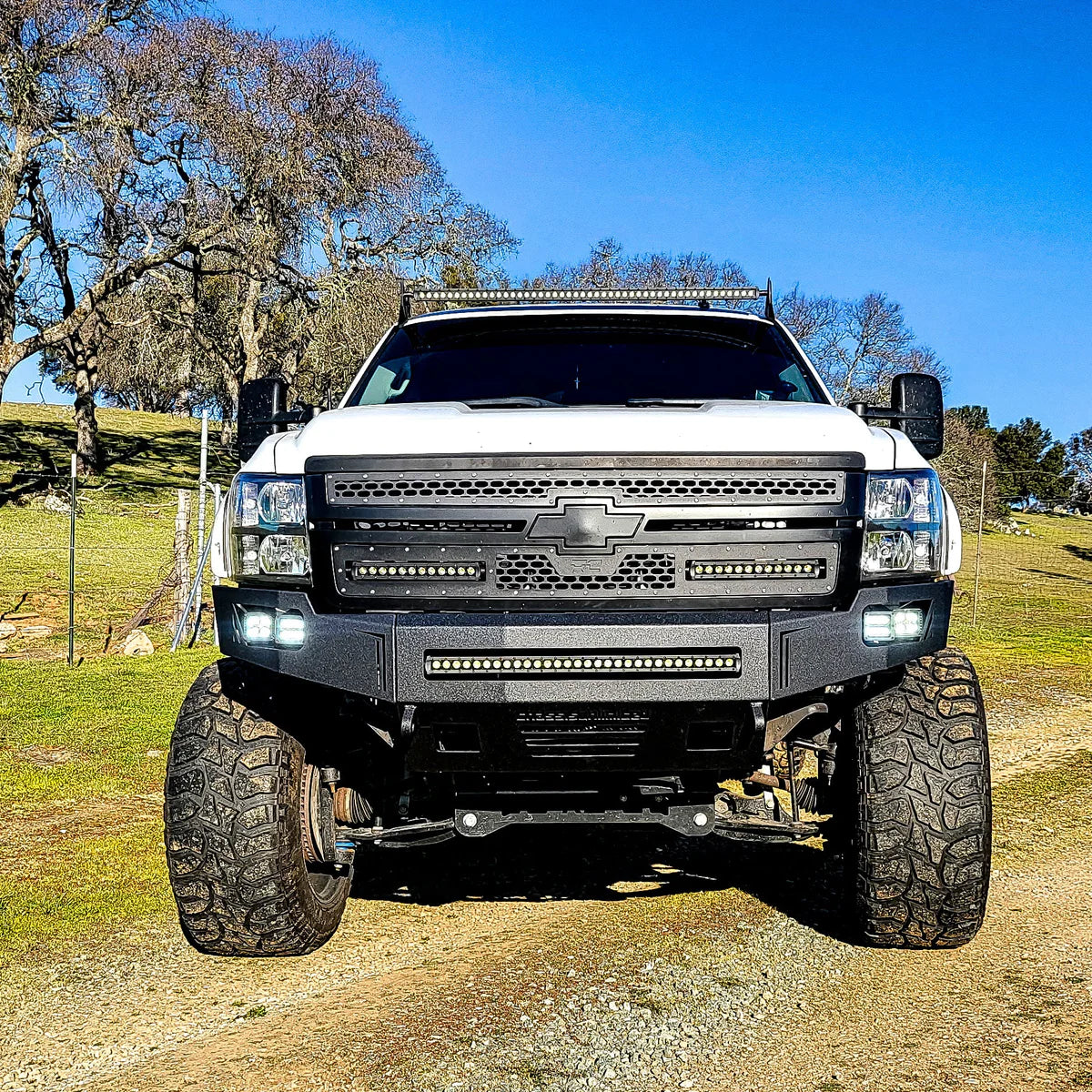 2008-2010 CHEVY SILVERADO 2500/3500 OCTANE FRONT BUMPER Front View
