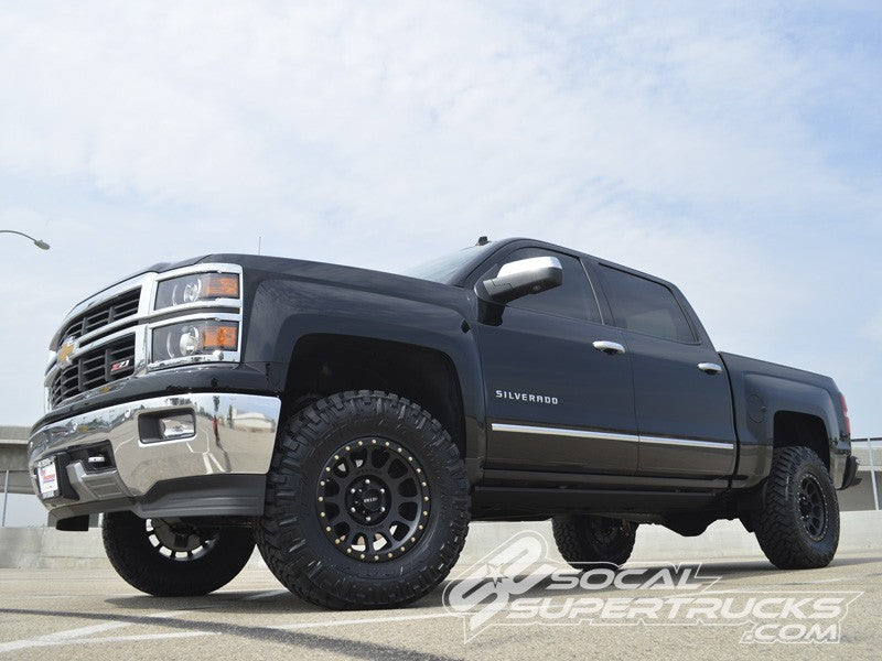 CST 07-18 GM 1500 2wd 3.5-5.5″ Stage 1 Suspension System (Cast Steel) Front View