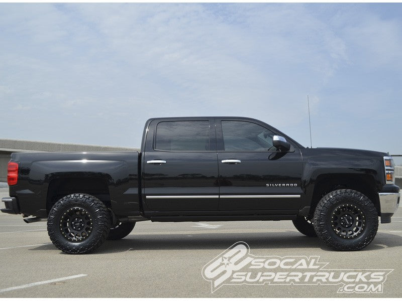 CST 07-18 GM 1500 2wd 3.5-5.5″ Stage 1 Suspension System (Cast Steel) Front View