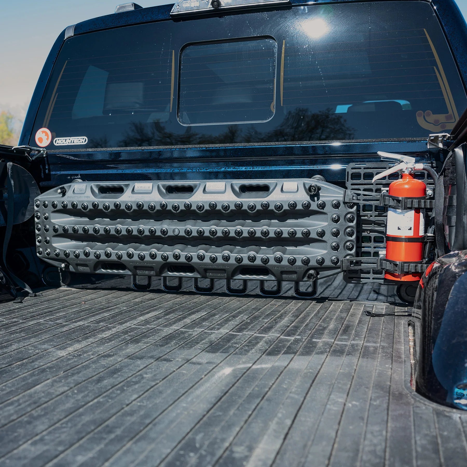 Universal Traction Board Mounts Display in Vehicle