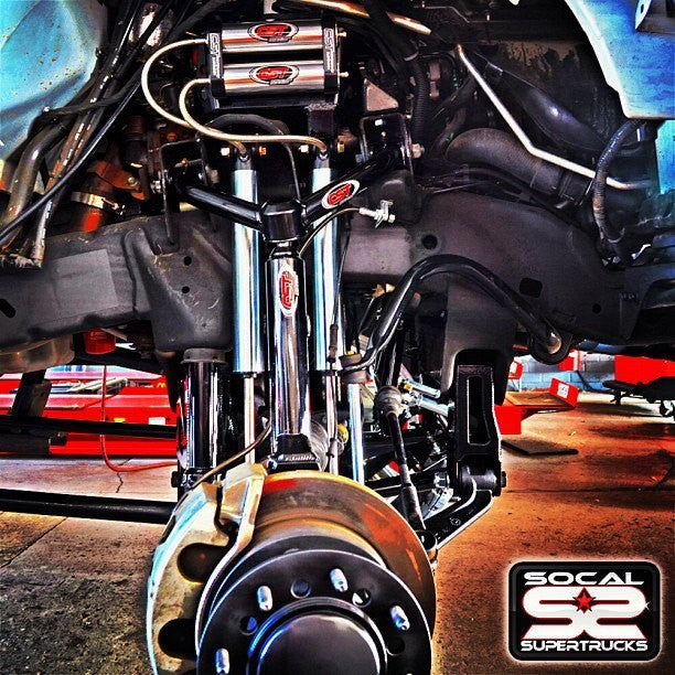 CST 11-19 GM 2500 / 3500 6-8″ Stage 8 Suspension System (Dual Shocks w/ Uniball UCA’s) Front View