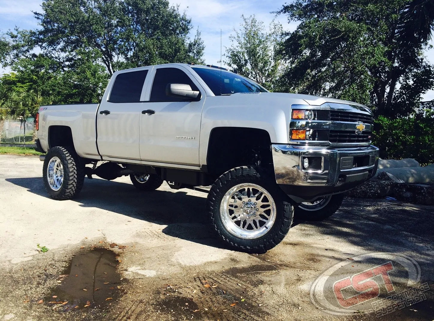 CST 11-19 GM 2500 / 3500 8-10″ Stage 6 Suspension System (w/ Soft-Ride Leafs & Dual Shocks) Front View