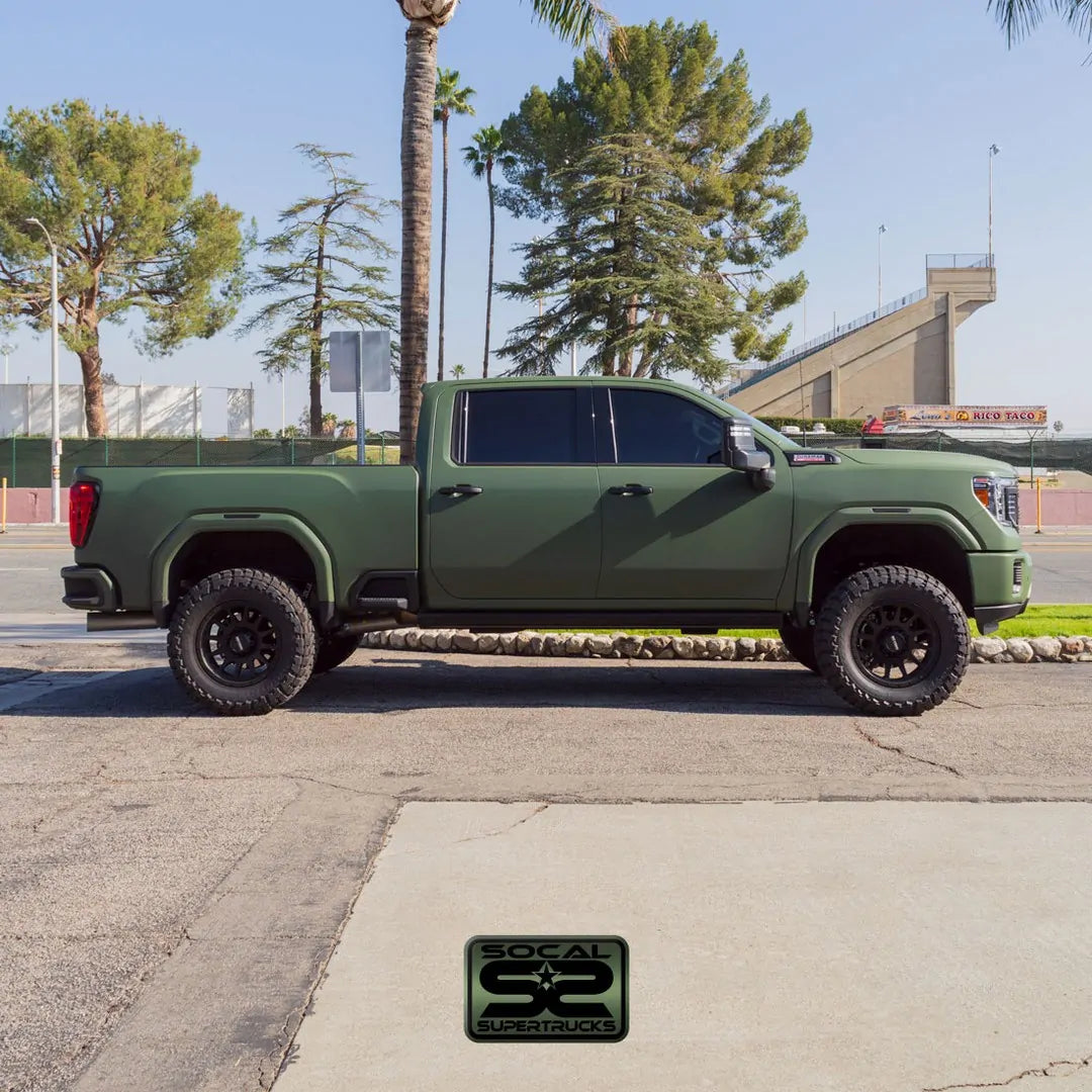 CST 20-25 GM 2500 4″ Stage 3 Suspension System w/ FOX 2.0 IFP’s Front View