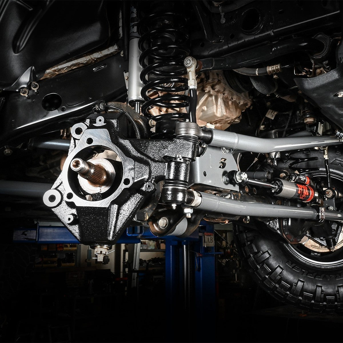 Synergy Jeep JL/JLU/JT HD Steering Knuckle Kit Front View