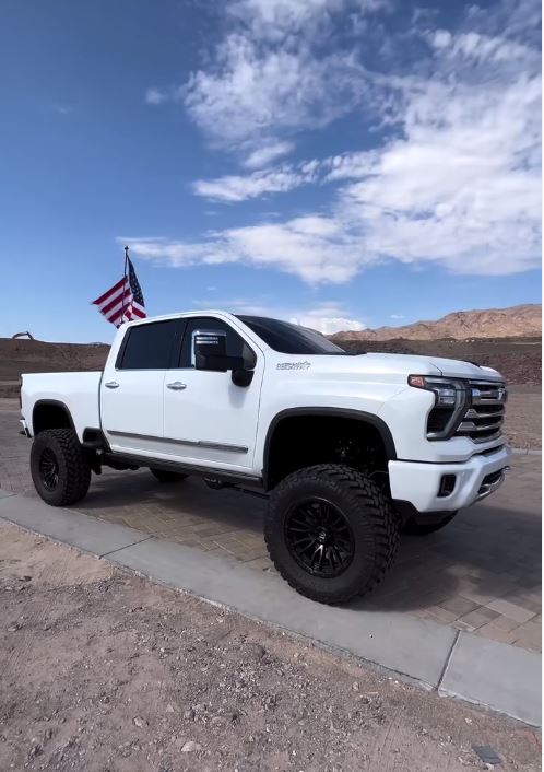 CST 2020-2025 GM 2500 / 3500 4wd Diesel | 10″ Stage 2 Suspension System Front View