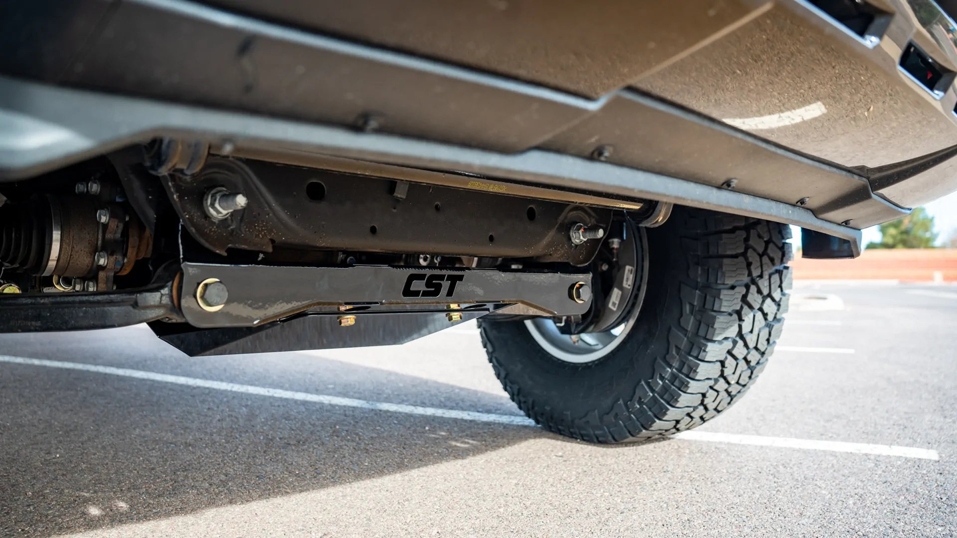 CST 20-25 GM 3500 4″ Stage 2 Suspension System Front View