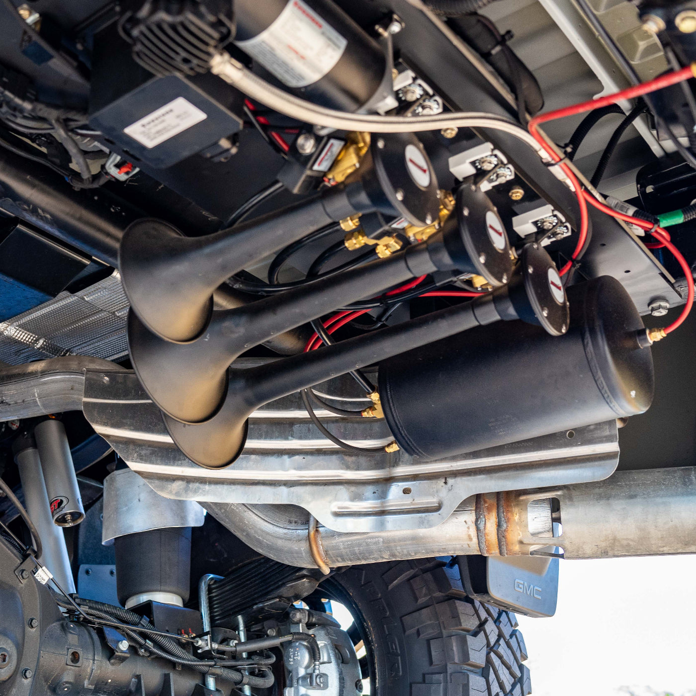 '20-25 Chevrolet/GMC 2500/3500 SDHQ Built Under Bed Air Compressor Mount installed