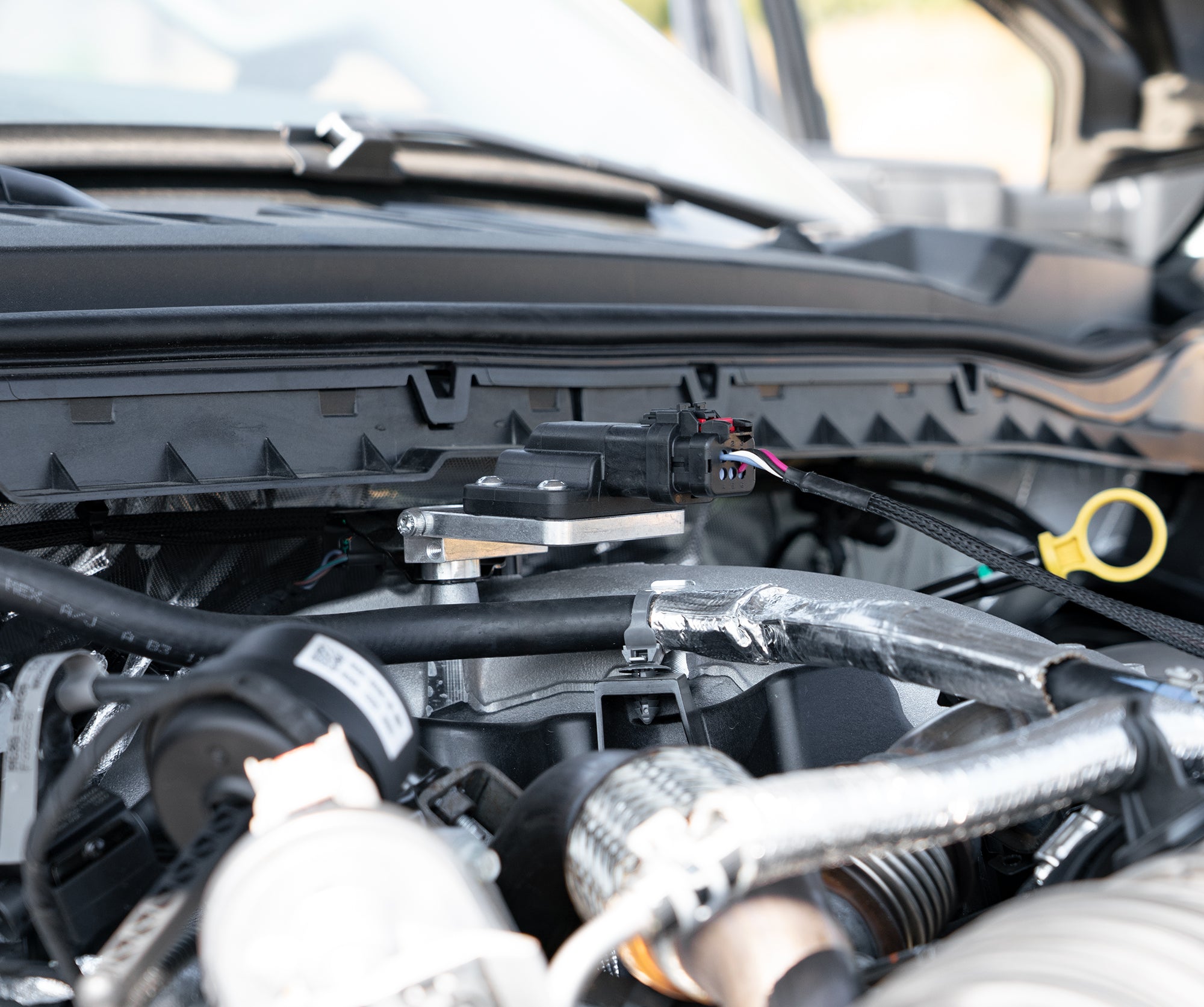 '23+ F250/F350 Carli E-Venture System Close-up Display on vehicle