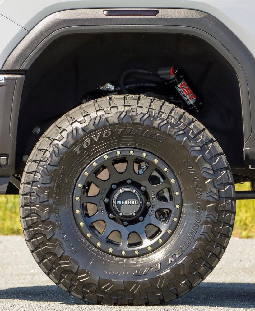 CST 2020-25 HD 2500 / 3500 | CST Pro-Series 2.5 Shock Systems (w/ CDA) Front View