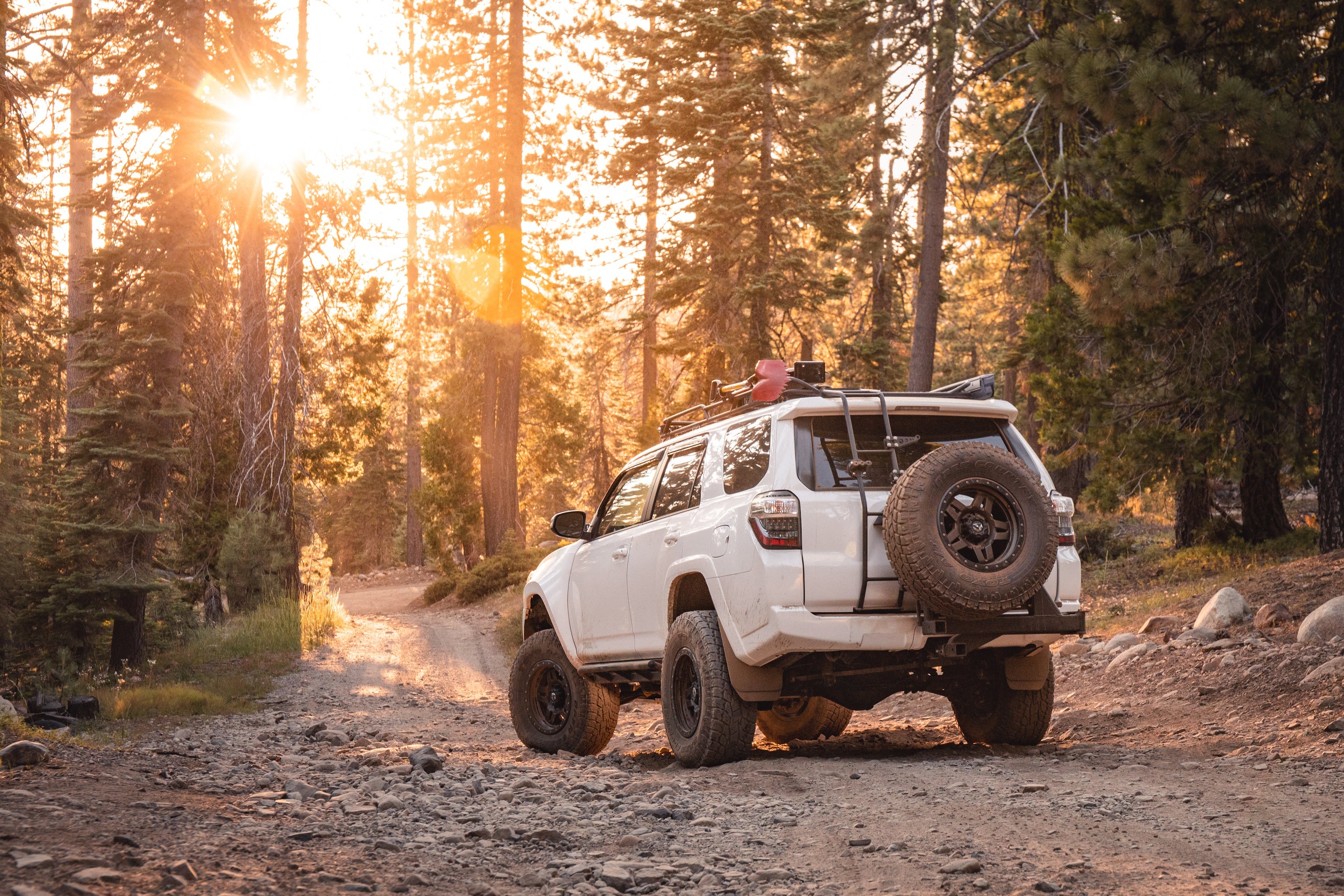 UltraSwing Short-Fit Spare Tire Hitch Mount | RiGd Supply Front View