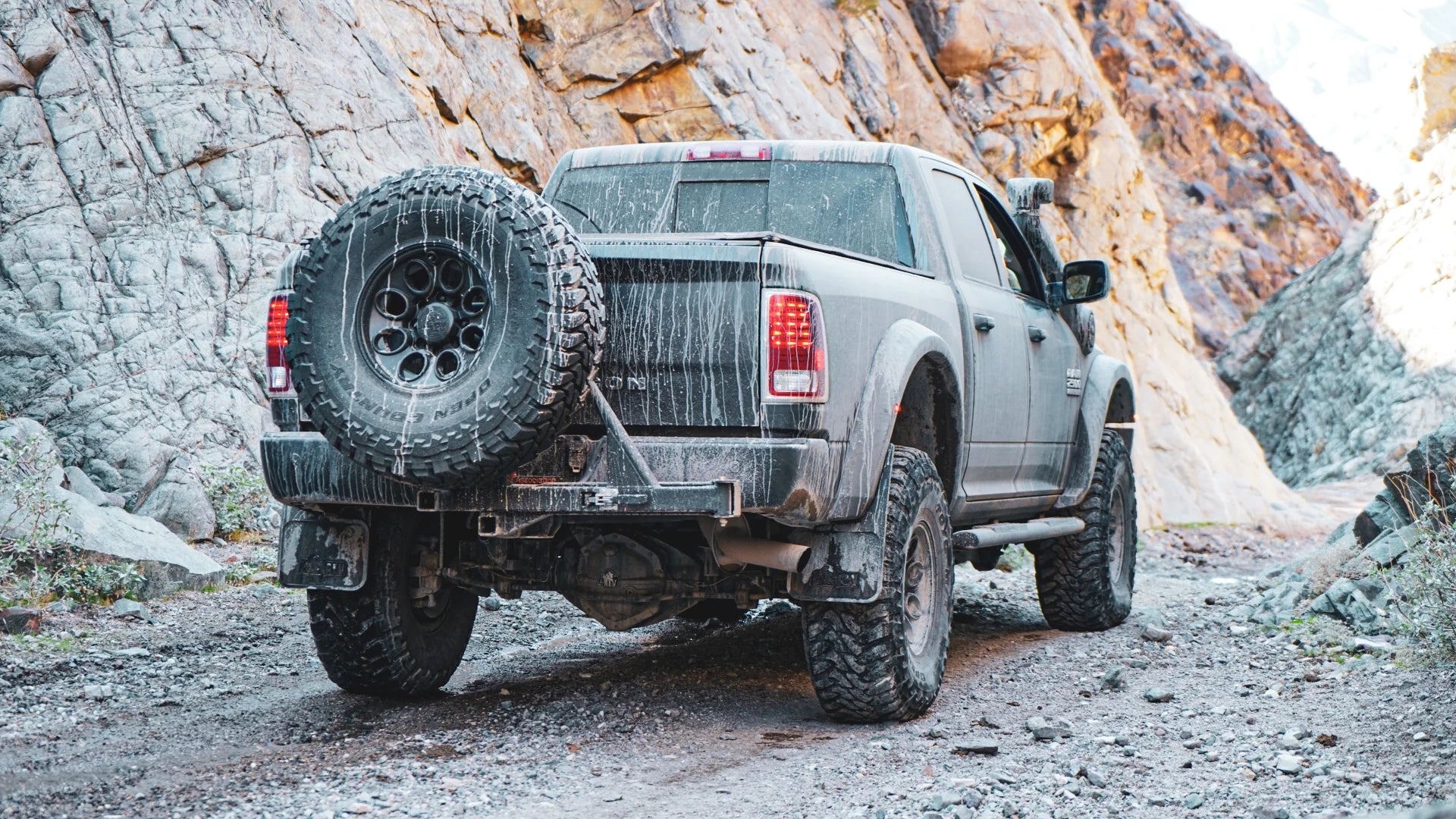 UltraSwing Mega-Fit Spare Tire Hitch Mount | RiGd Supply Front View