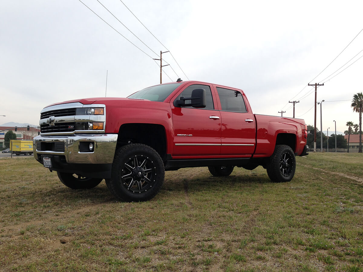 CST 2011-19 & 2020+ GM 2500 / 3500 | Fox 2.5 HTO Susp. System’s (4-6″) Front View