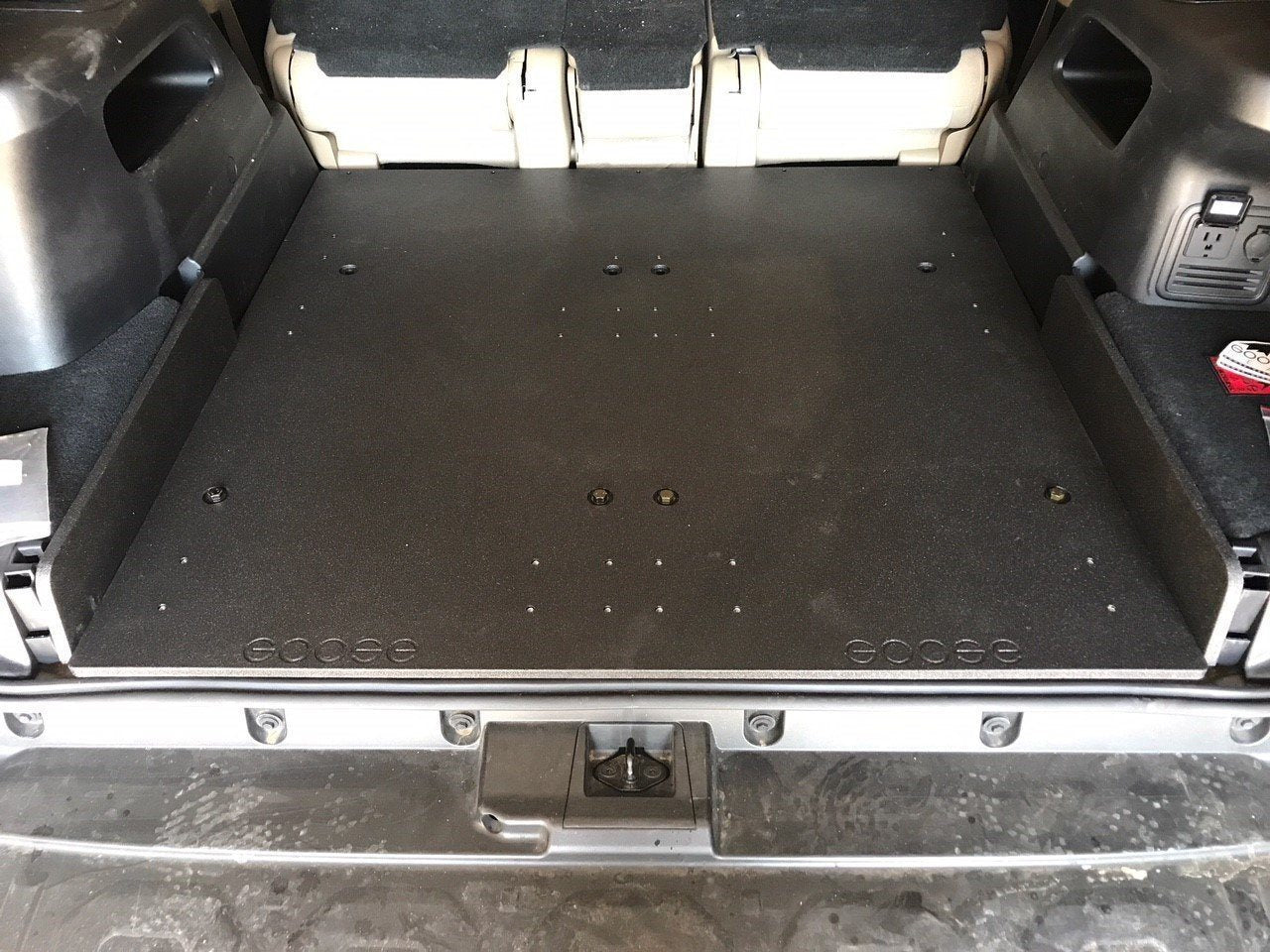 '03-09 (4th Gen) Toyota 4Runner Plate System Display in Vehicle