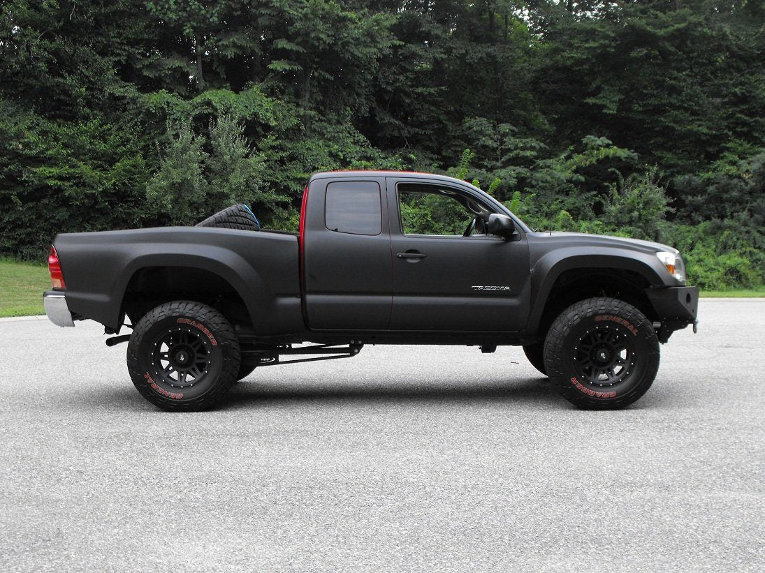 '05-15 Toyota Tacoma Fenders | 4" Bulge Display on vehicle