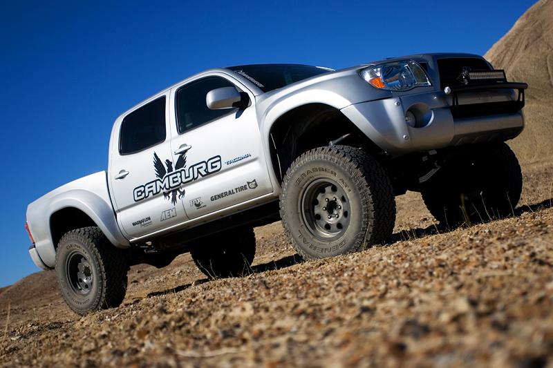 '05-15 Toyota Tacoma Long Travel Kit Display on Vehicle