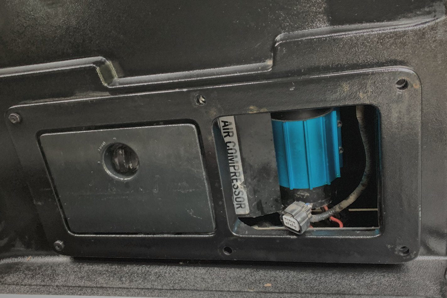 '05-23 Toyota Tacoma BCM Power Outlet Adapter Close-up Display