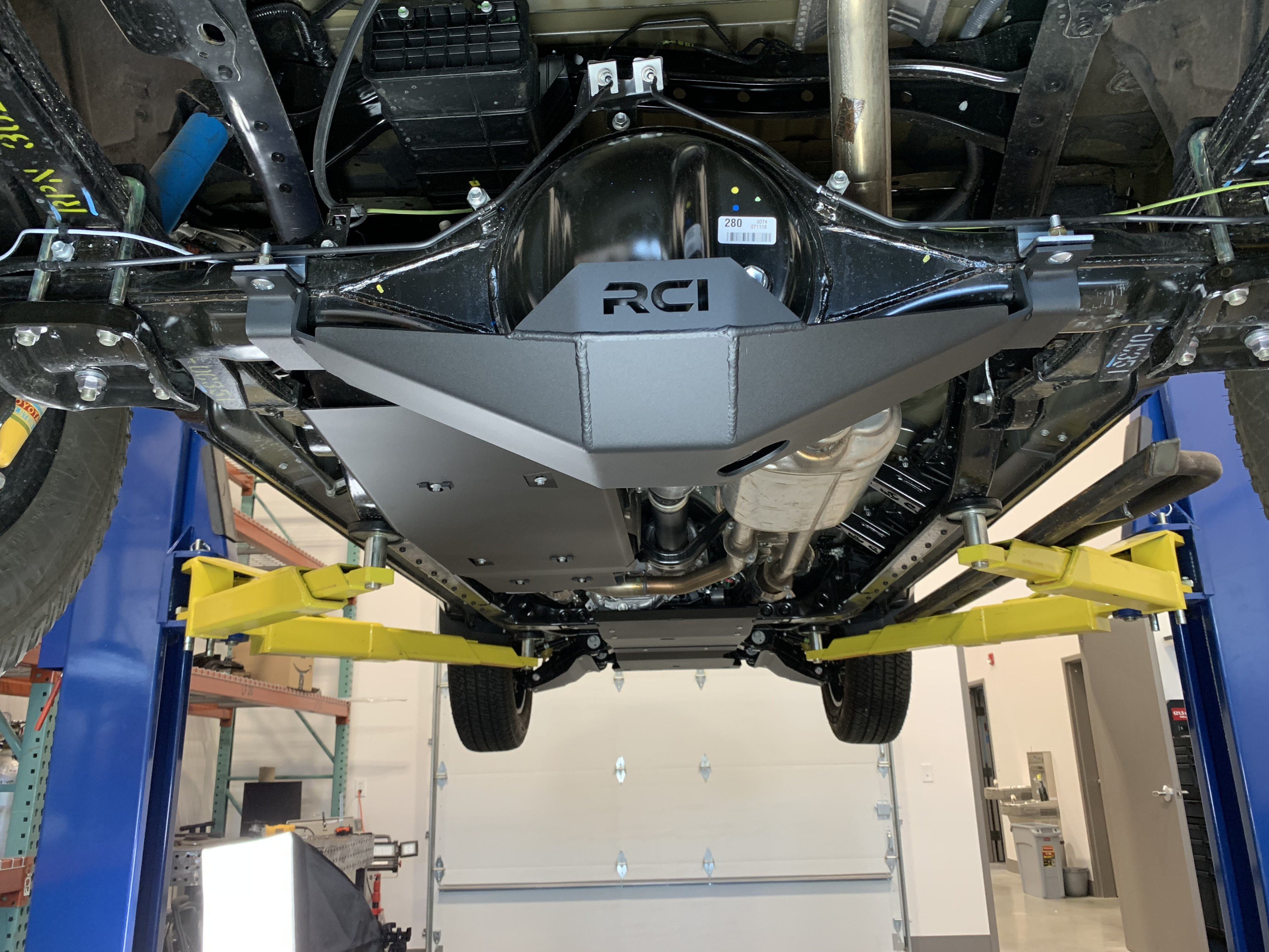 '07-21 Toyota Tundra Rear Differential Skid Plate RCI Off Road (front view)