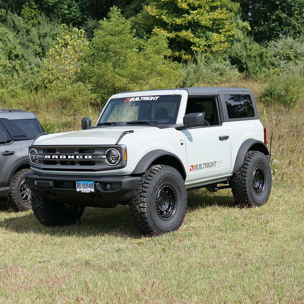 '21-24 Ford Bronco Builtright License Plate Relocation Kit (Standard Plastic Bumper) Display on Vehicle