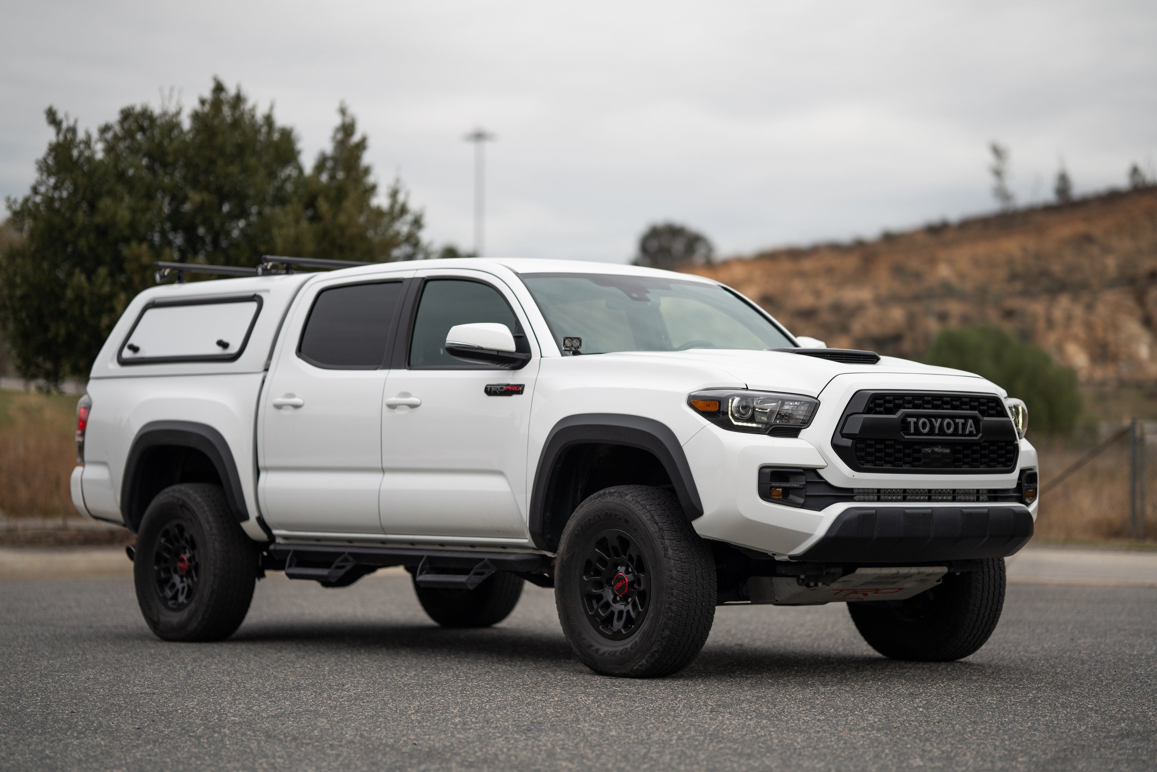 '17-19 Toyota Tacoma TRD Pro Eibach PRO-LIFT-KIT Suspension Eibach display