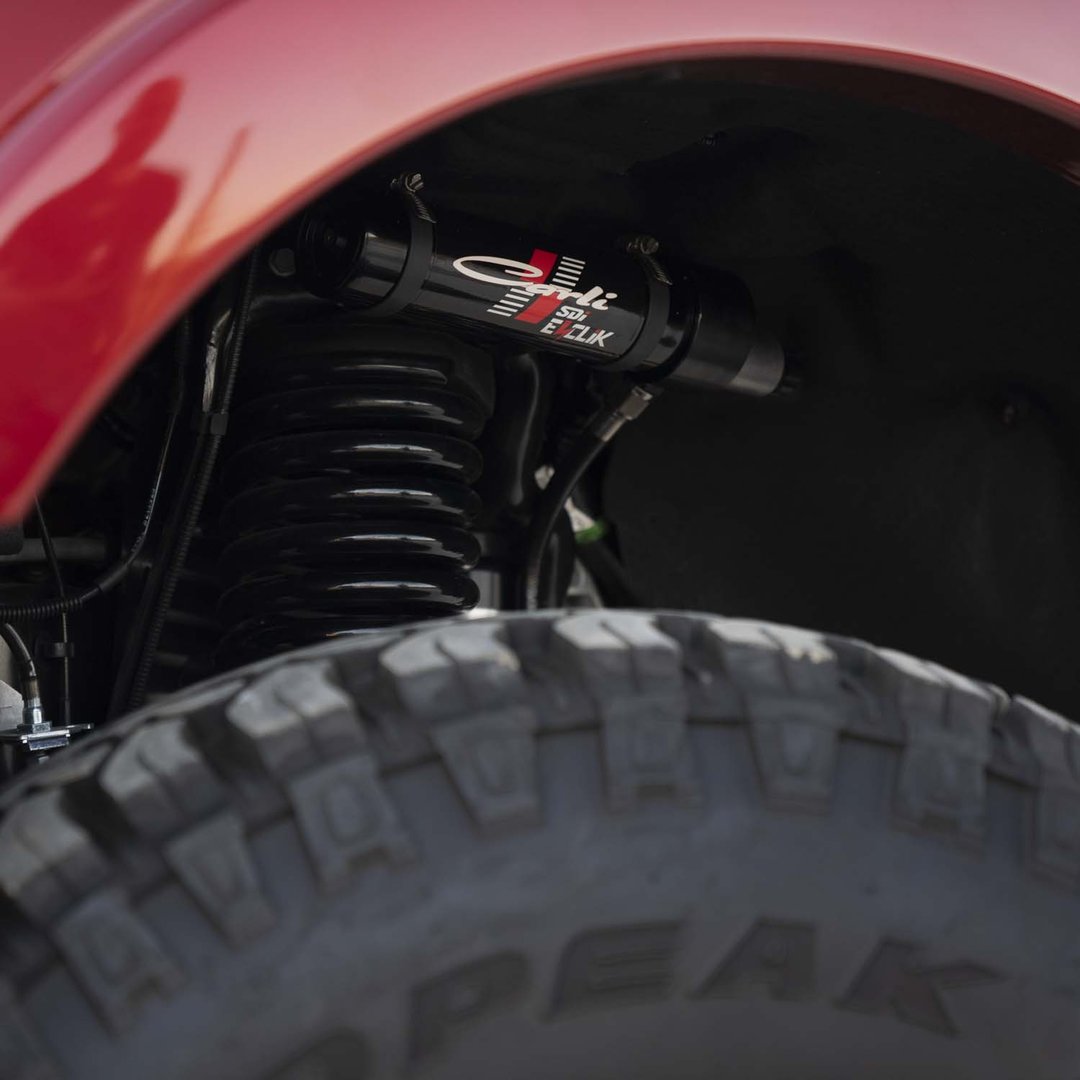'17-24 Ford F250/350 Carli E-Venture Suspension System-4.5" Lift Close-up Display on vehicle