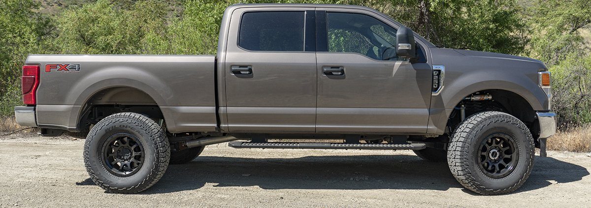 '17-22 Ford F250/350 6.2/7.3L Gas Carli Suspension 2.5 Pintop System Display on Vehicle