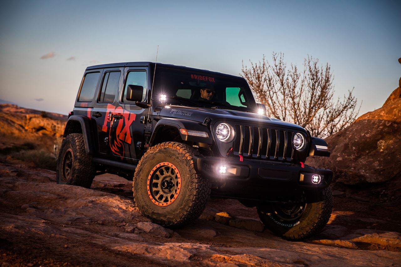 '18-23 Jeep JL 2.0 Performance Series RR Rear Shock-2-3" Lift Display on Vehicle