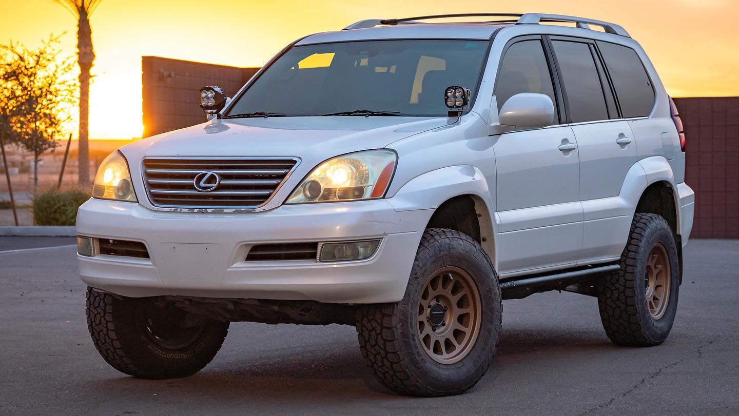 '03-09 Lexus GX470 SDHQ Built A-Pillar Light Mounts display