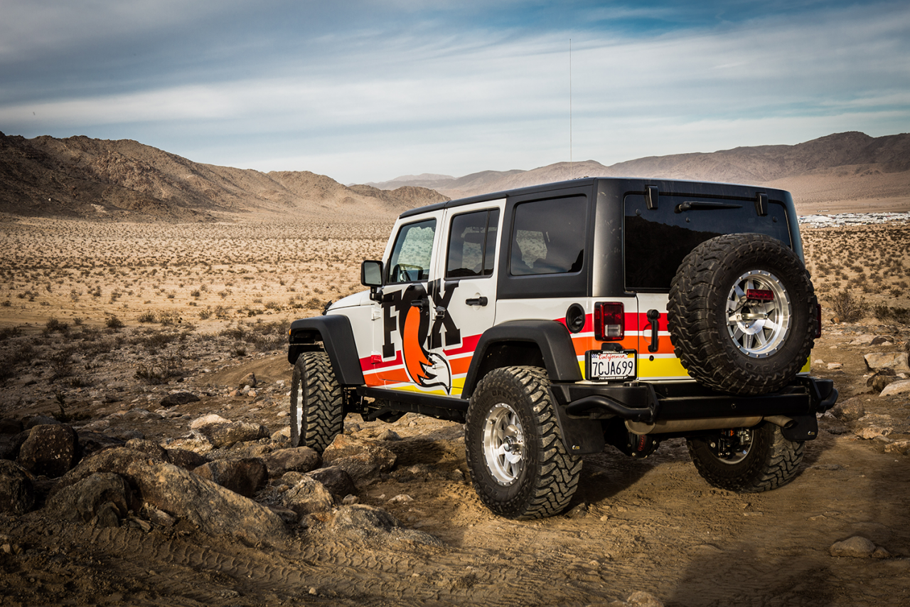 '07-18 Jeep JK Fox Performance Elite Series 2.5 PB Rear Shocks Display on Vehicle