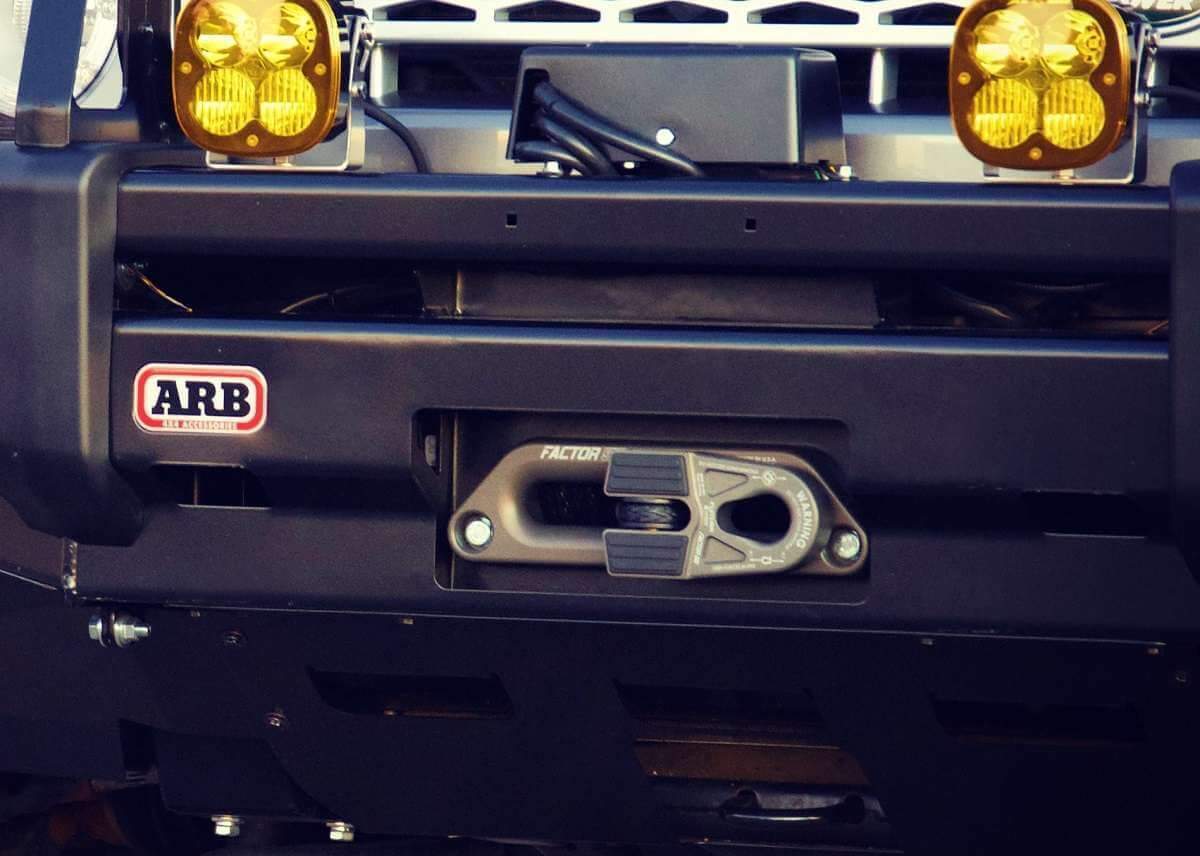 Factor 55 - Hawse Offset Fairlead Close-up Display on vehicle