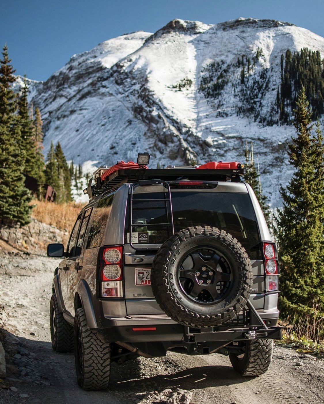 UltraSwing Hitch Carrier Multi-Fit Tiregate RIGd Supply display