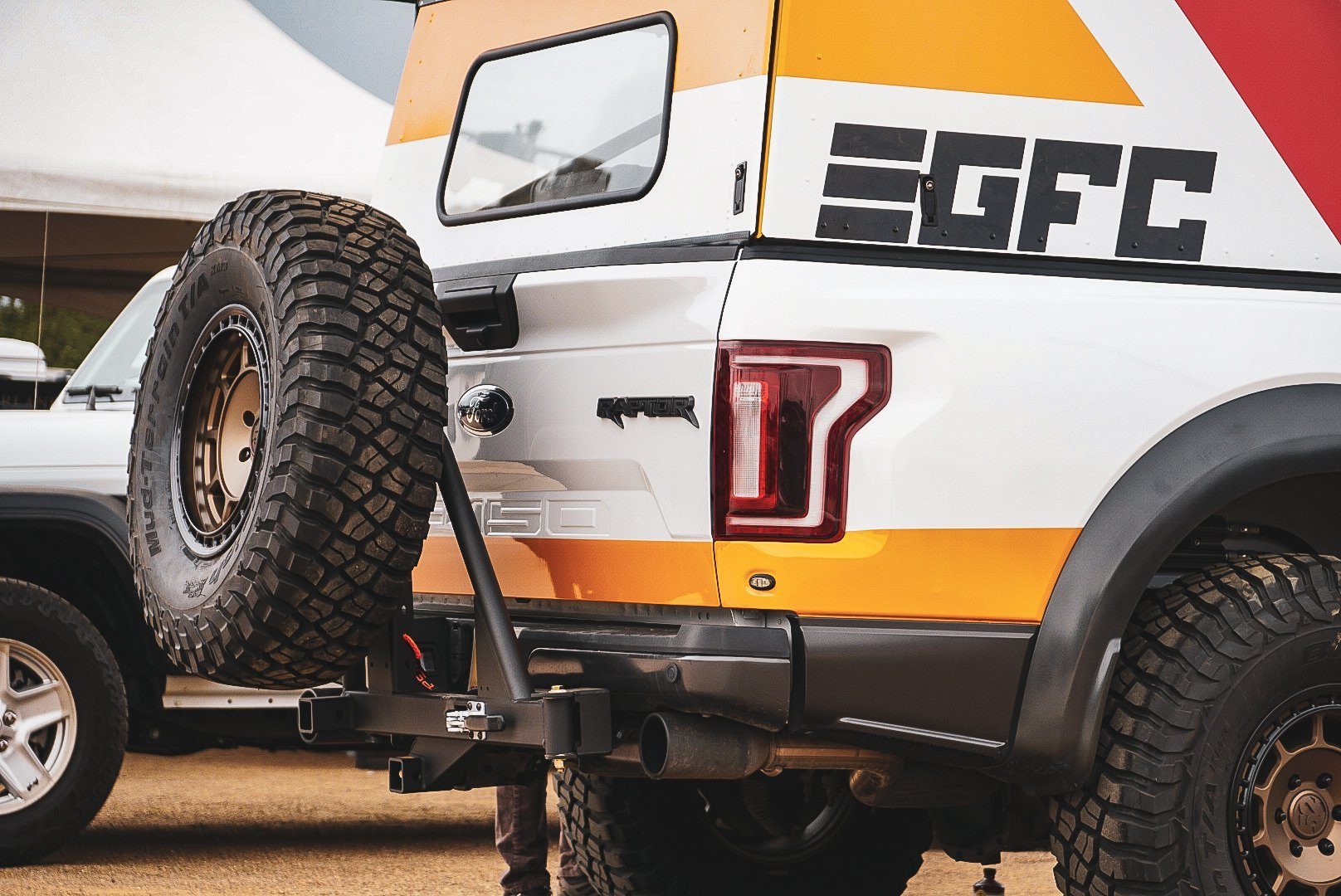UltraSwing Hitch Carrier Multi-Fit Tiregate RIGd Supply display