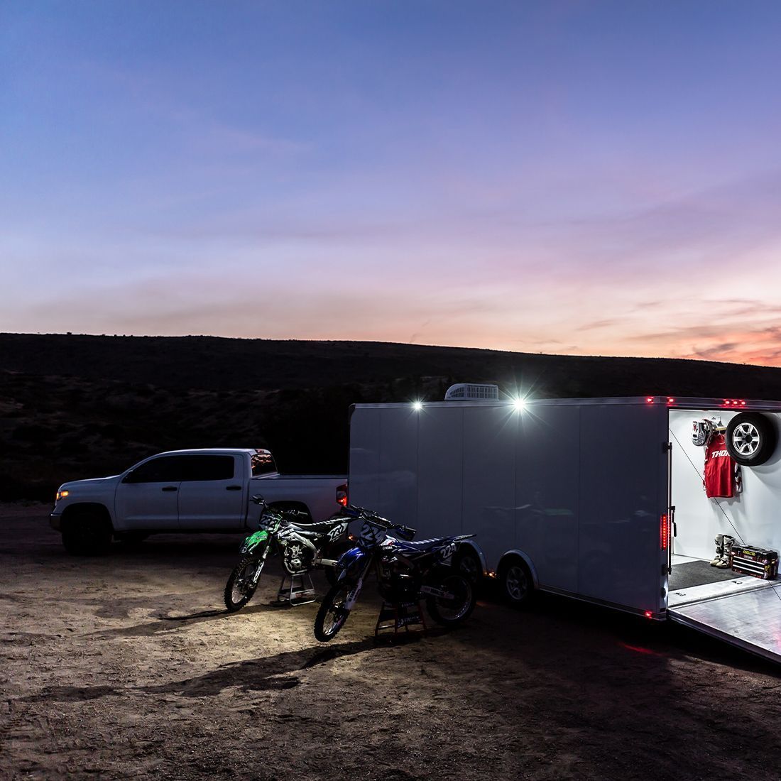 SR-L Series Off Road Spreader Pod Blue Halo | Pair Lighting Rigid Industries display