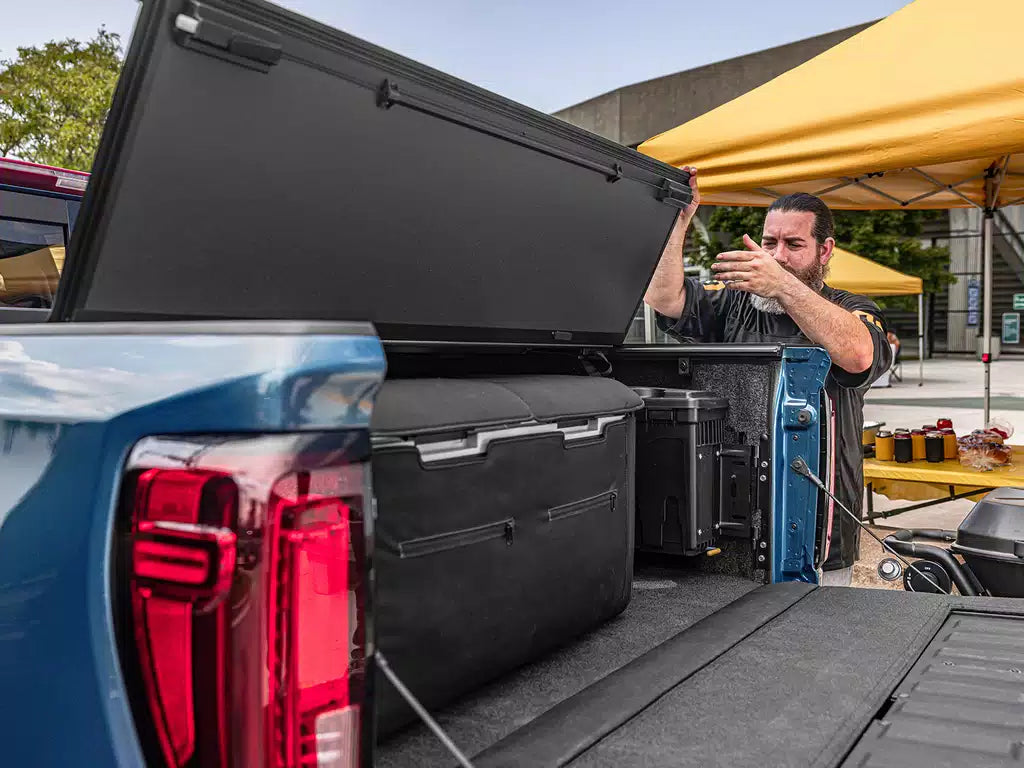 BAK 07-20 Toyota Tundra (w/ OE Track System) 5ft 6in Bed BAKFlip G2