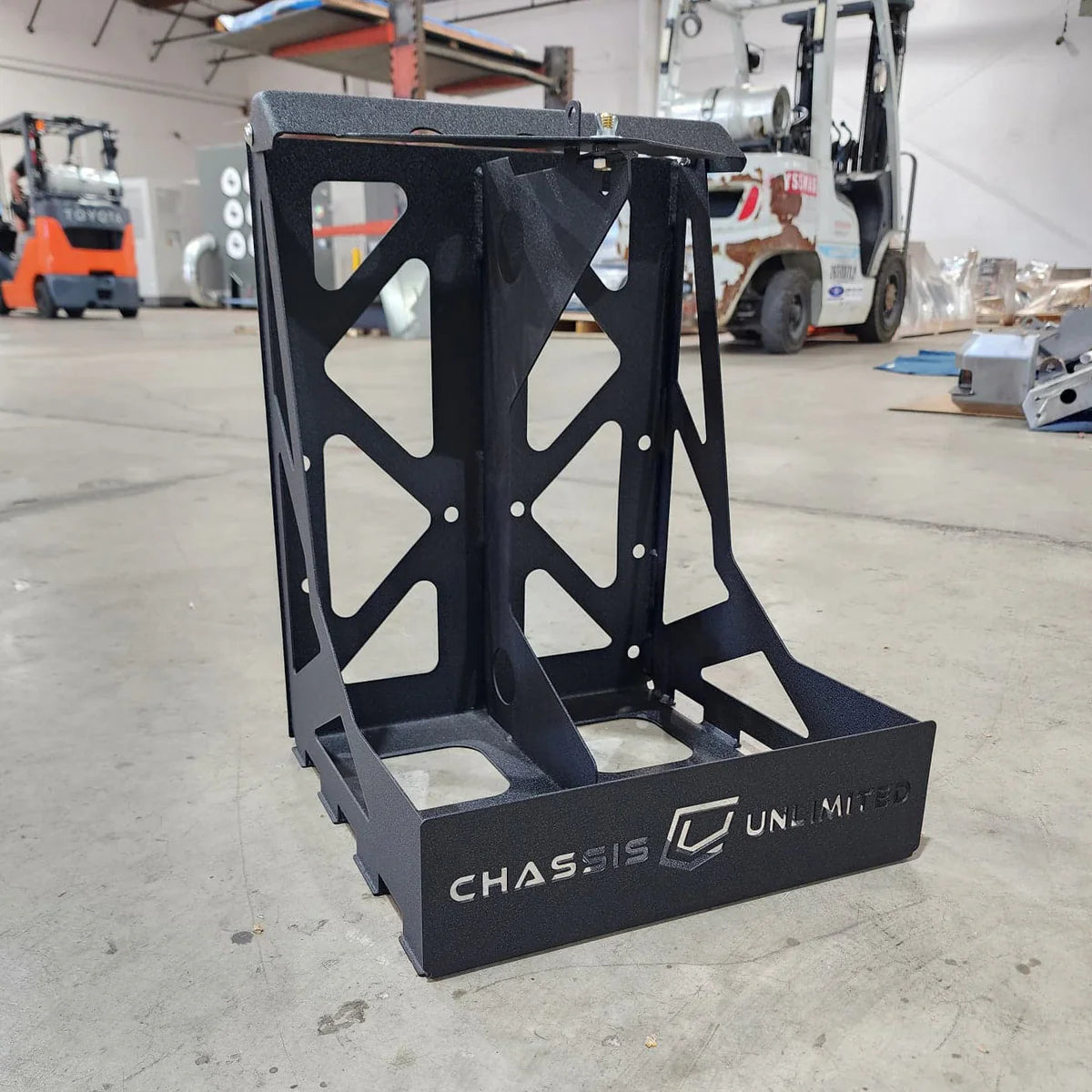 DUAL FUEL/WATER CAN MOUNT - FITS SWING OUT BUMPERS Front View