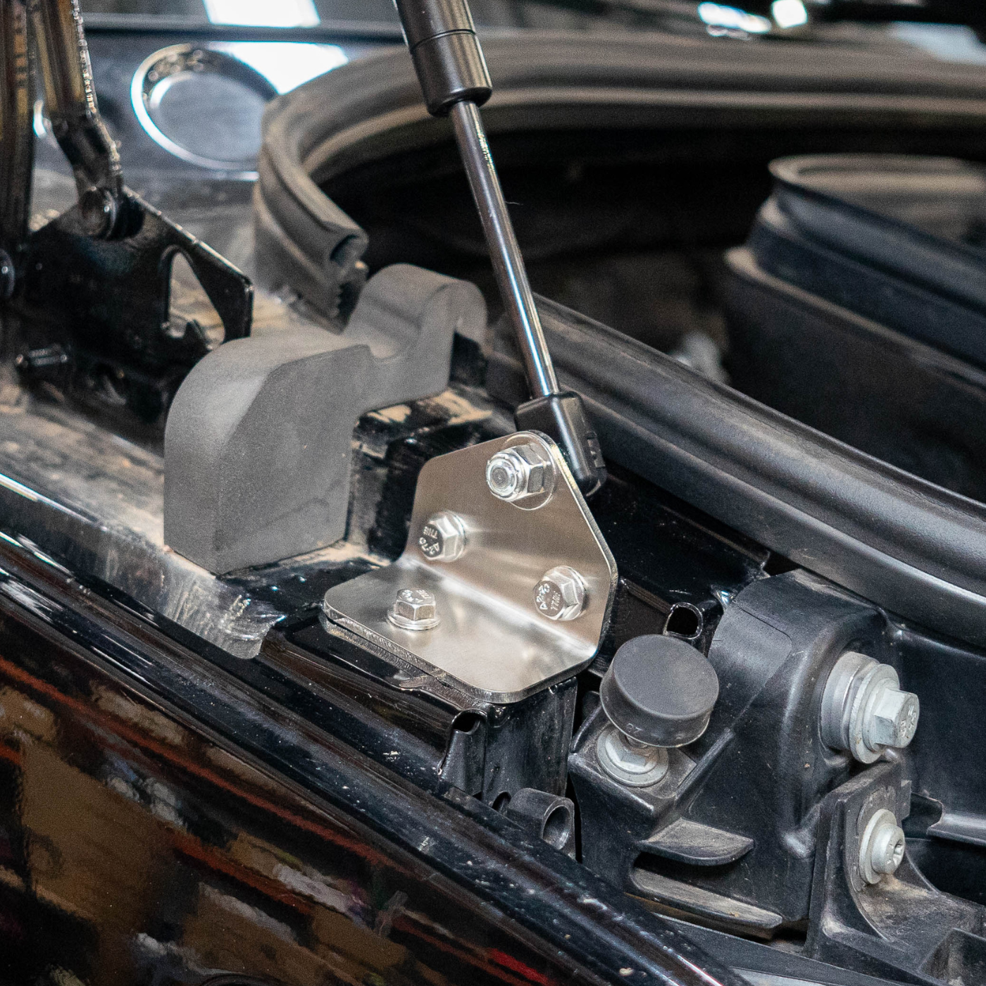 2019+ Mercedes Sprinter Van SDHQ Built Hood Strut Kit