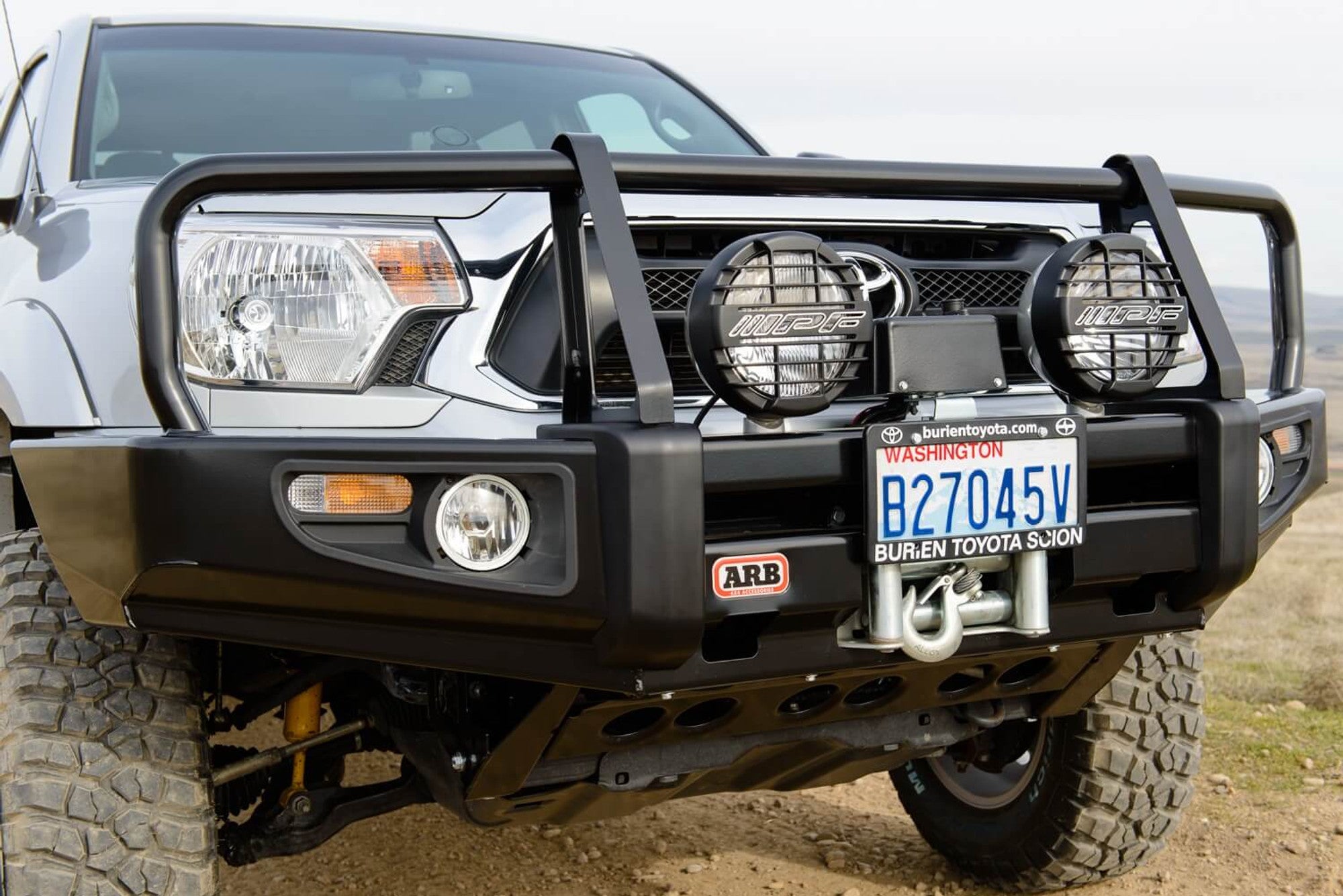 12-15 Toyota Tacoma Deluxe Bumper Display on Vehicle (Front Angled View)