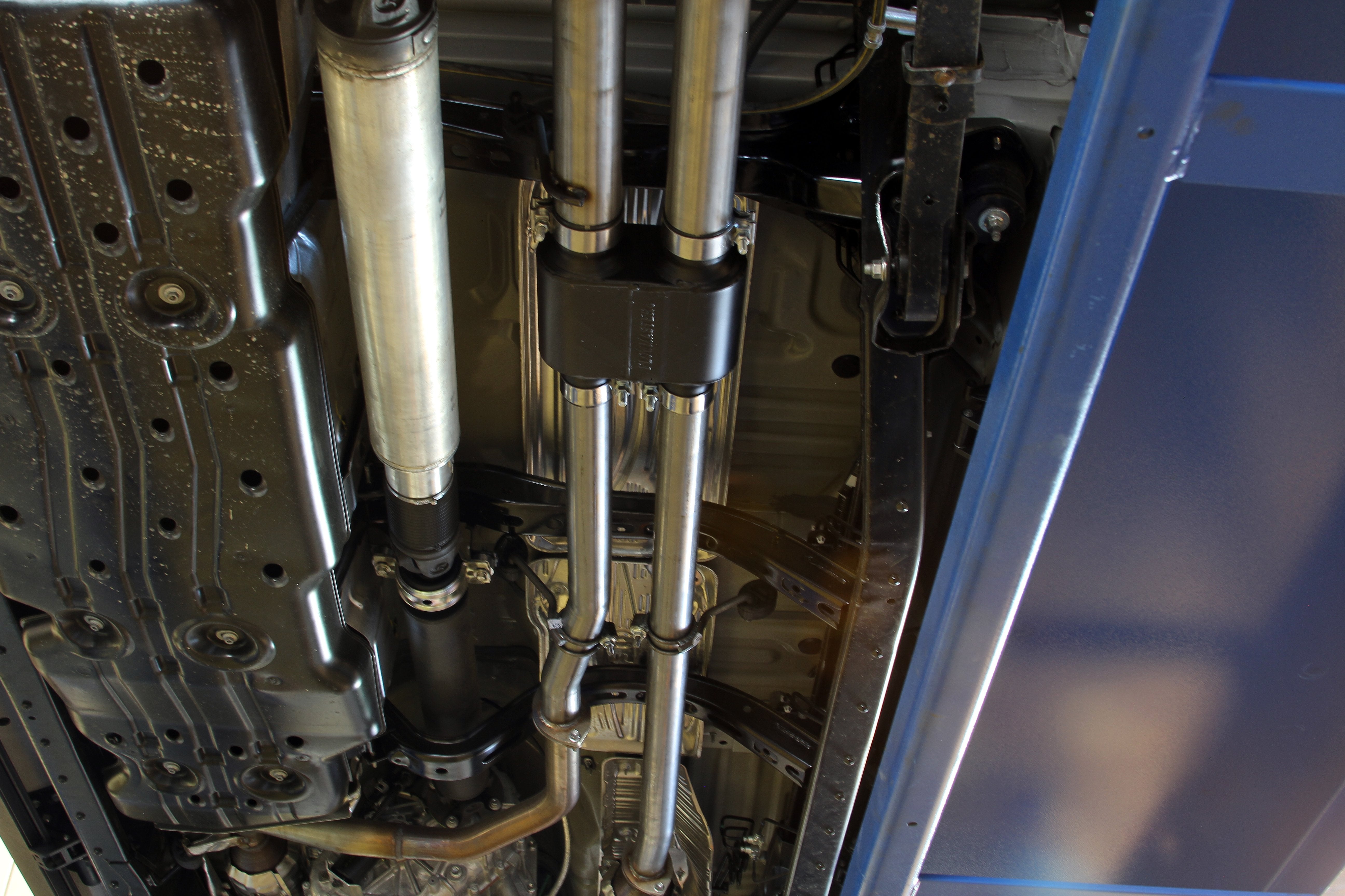 Flowmaster Outlaw Cat-back Exhaust System