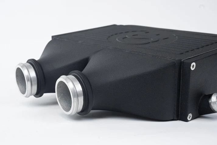 F8X M3 / M4 / M2 Comp Top Mount Charge-Air-Cooler Front View