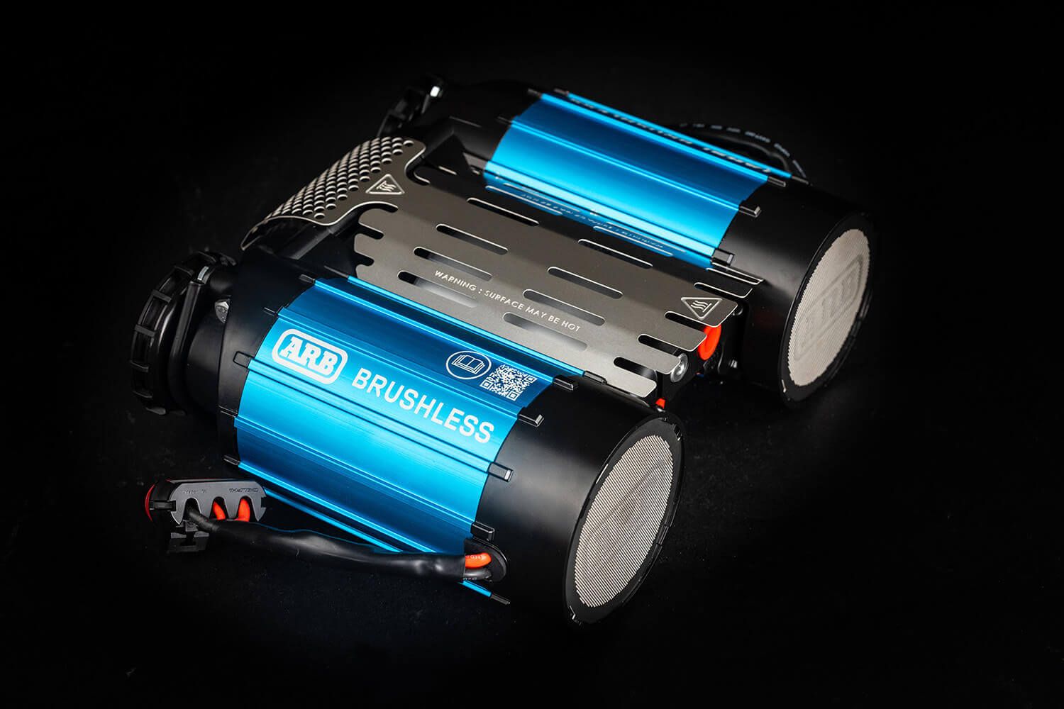 AN ARB BRUSHLESS COMPRESSOR TWIN ON-BOARD FROM THE SIDE - CKBLTA12