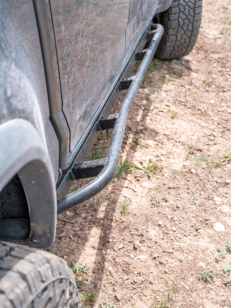 Rock Sliders | 15-22 Colorado Front View