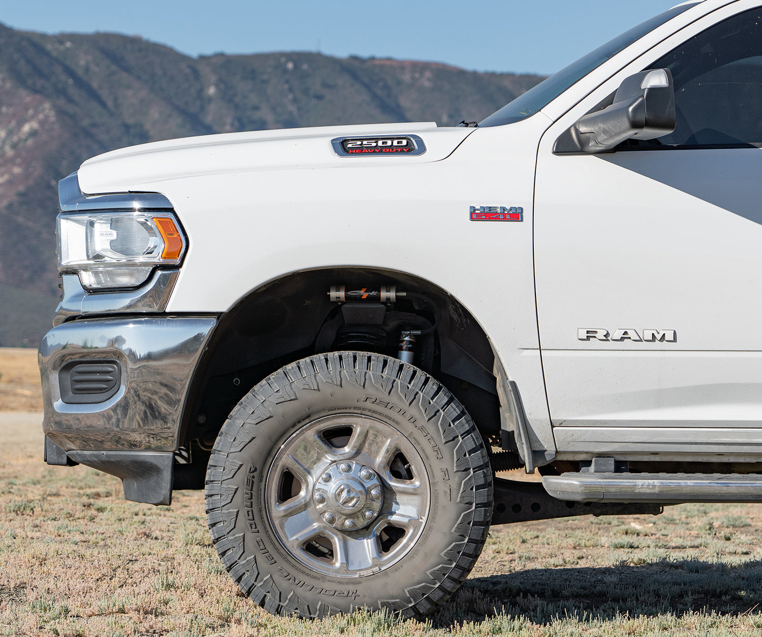 '19-24 Ram 2500 Hemi Backcountry Leveling System Close-up Display on vehicle 