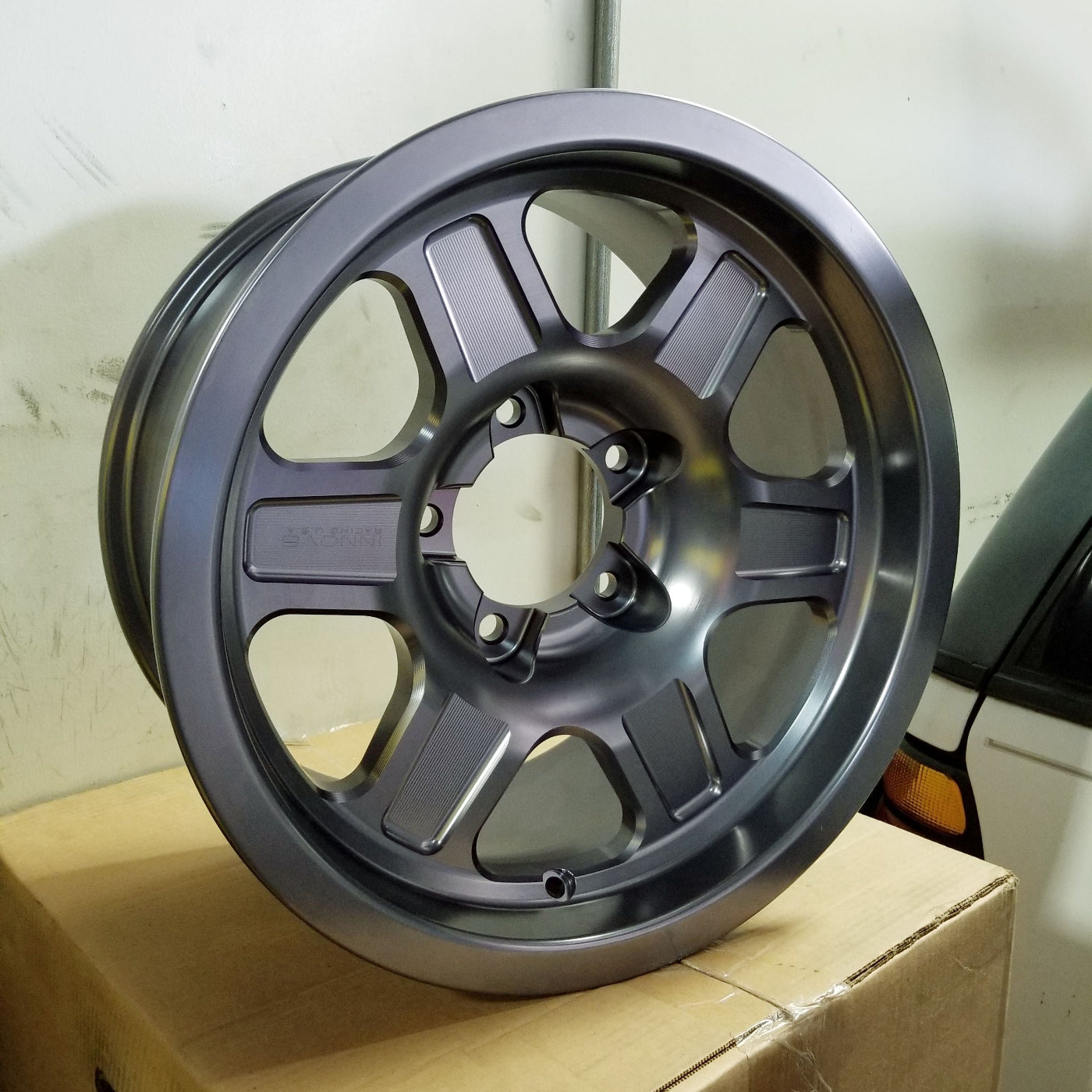 G400 Smooth Lip Wheel 17x8.5" 5 & 6 Lug Front View