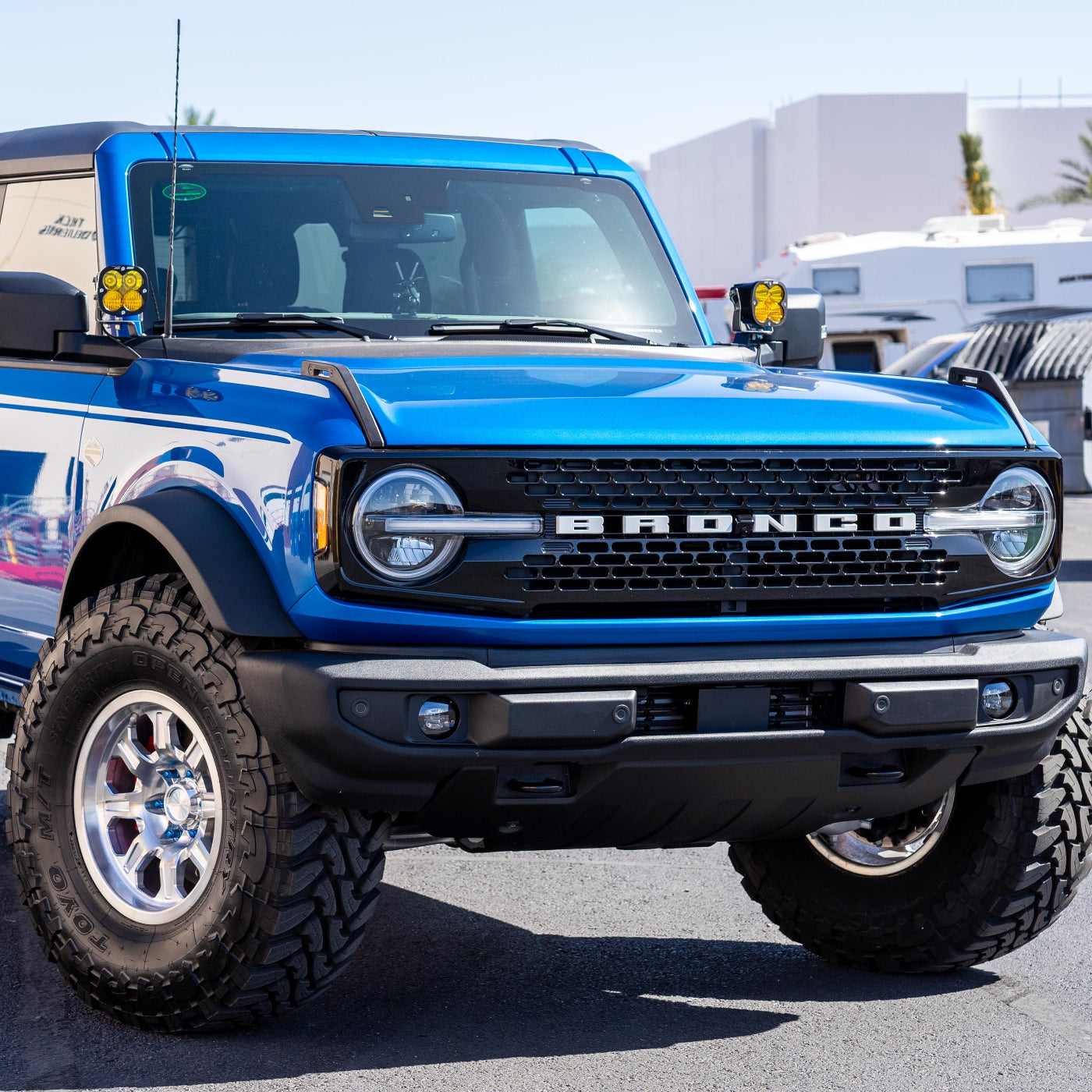 G500 Smooth Lip Wheel 17x8.5" 8 Lug Front View