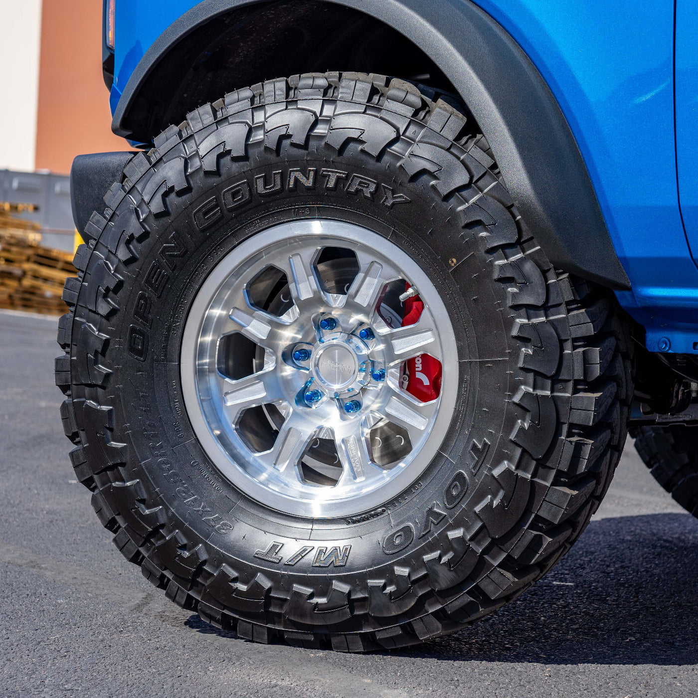 G500 Smooth Lip Wheel 18x9.0" 8 Lug Front View