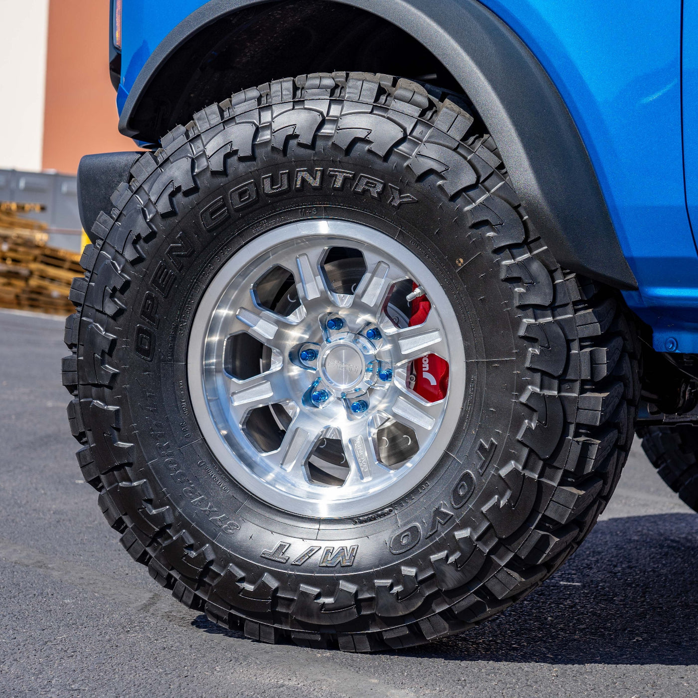 G500 Smooth Lip Wheel 18x9.0" 5 & 6 Lug Front View