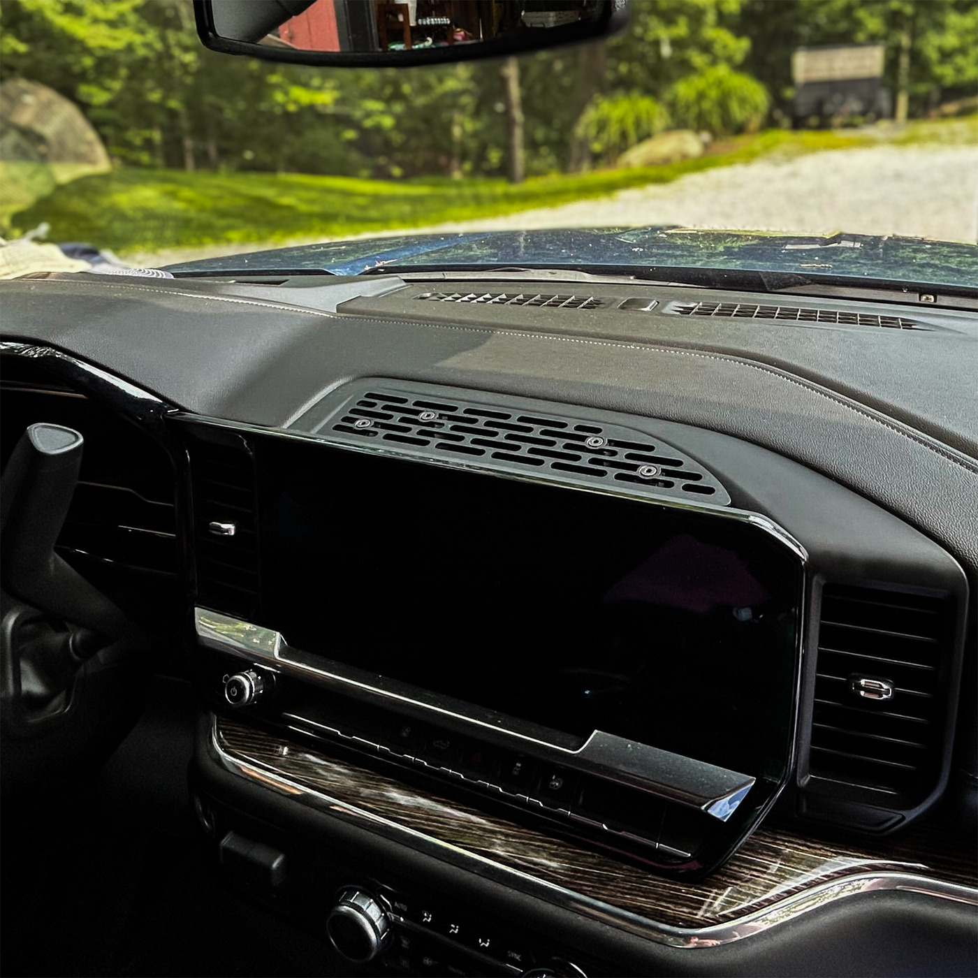 Dash Mount | Sierra & Silverado 1500 (2022+), GM HD (2024+) Front View