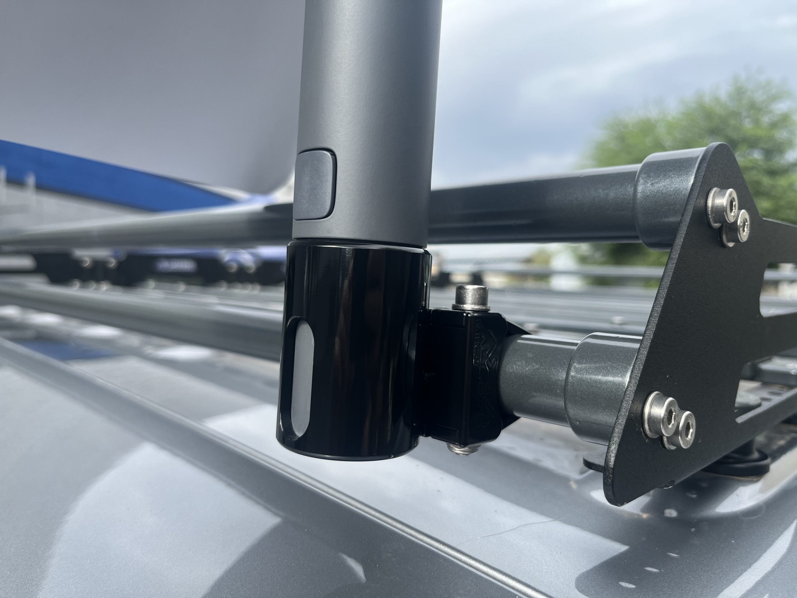 Starlink RV Ladder / Tubing Mount – Dishy Front View